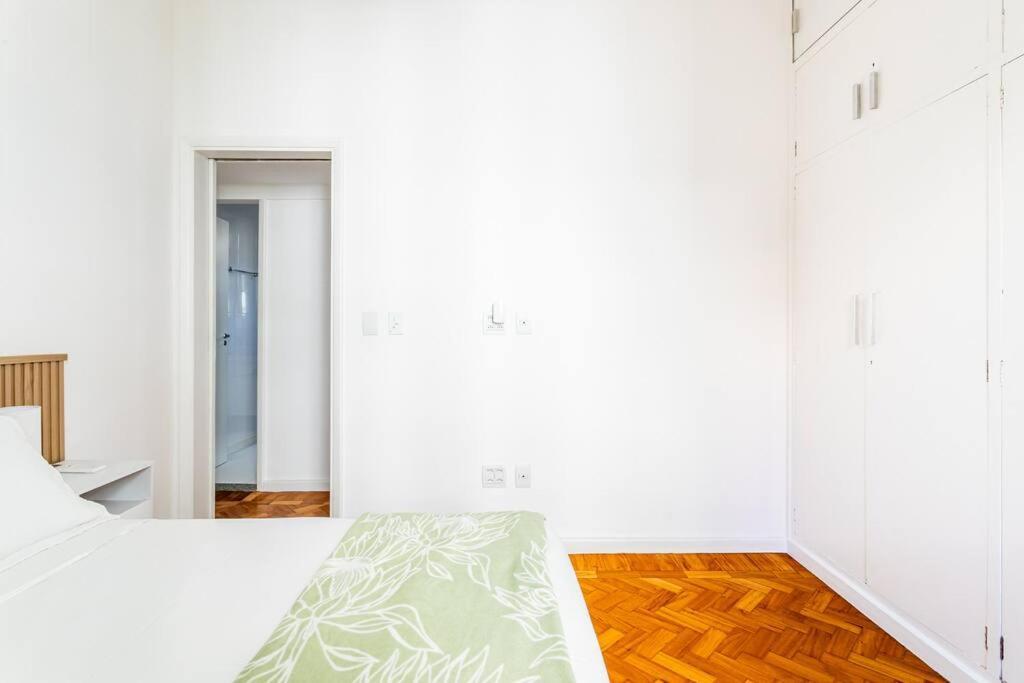 Apartamento Renewed At Copacabana's Heart 250m From The